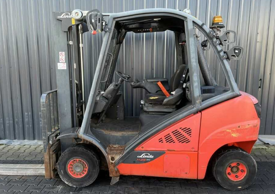 Linde H25D-02 - Diesel forklift: picture 2 Linde H25D-02 - Diesel forklift: picture 2