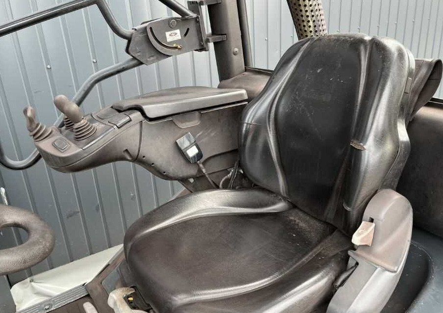 Diesel forklift Linde H35D-02: picture 7