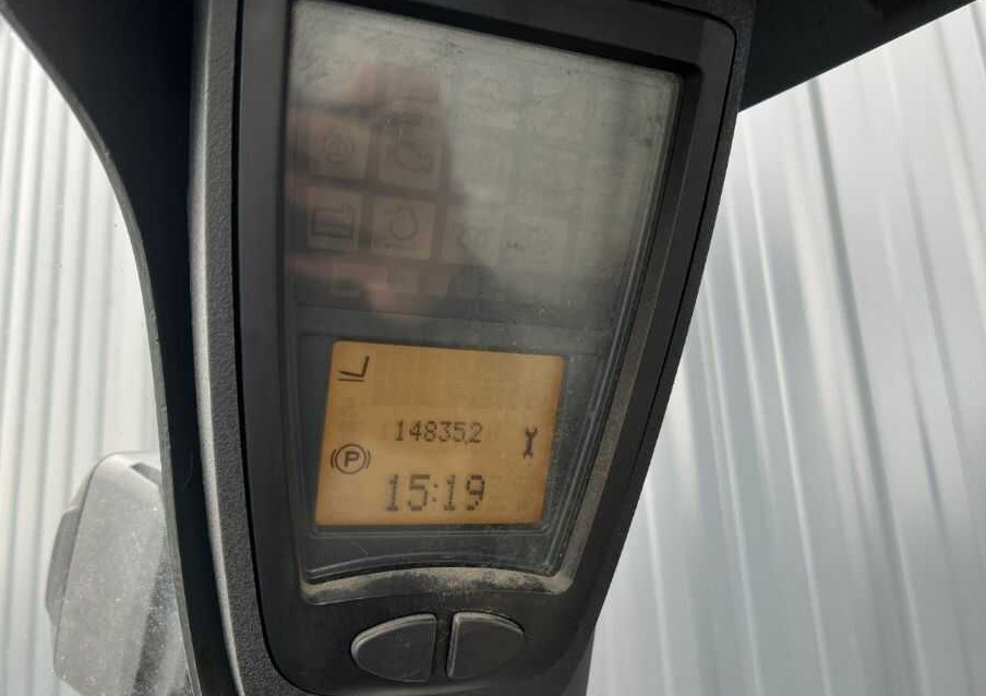 LPG forklift Linde H35T-02: picture 8