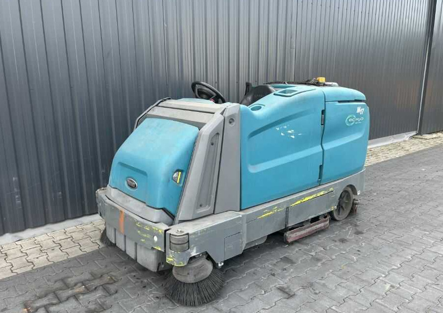 Tennant M17 - Industrial vacuum cleaner: picture 1 Tennant M17 - Industrial vacuum cleaner: picture 1
