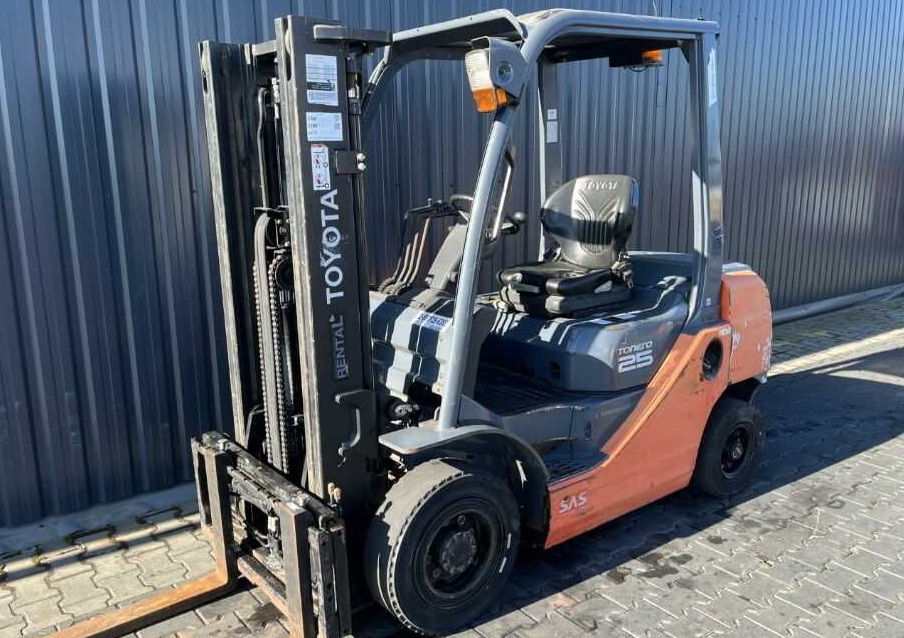 Toyota 8FDF25 - Diesel forklift: picture 1 Toyota 8FDF25 - Diesel forklift: picture 1
