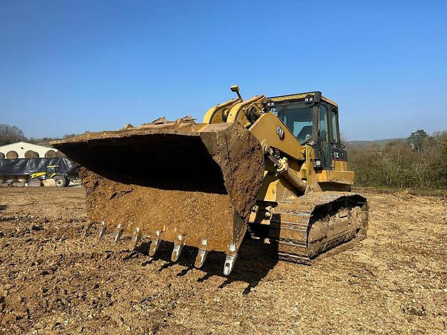 Caterpillar - Excavator: picture 1 Caterpillar - Excavator: picture 1