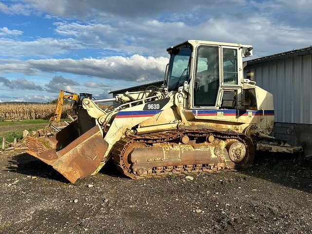 Caterpillar - Excavator: picture 2 Caterpillar - Excavator: picture 2