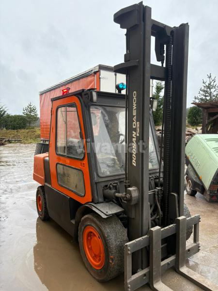 Doosan D45SC - Diesel forklift: picture 2 Doosan D45SC - Diesel forklift: picture 2