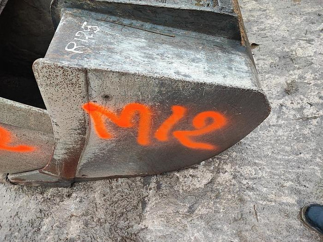 Mecalac 12MXT - Bucket: picture 2 Mecalac 12MXT - Bucket: picture 2