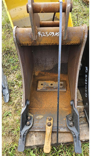 WHITE Axe 45mm - Bucket: picture 1 WHITE Axe 45mm - Bucket: picture 1