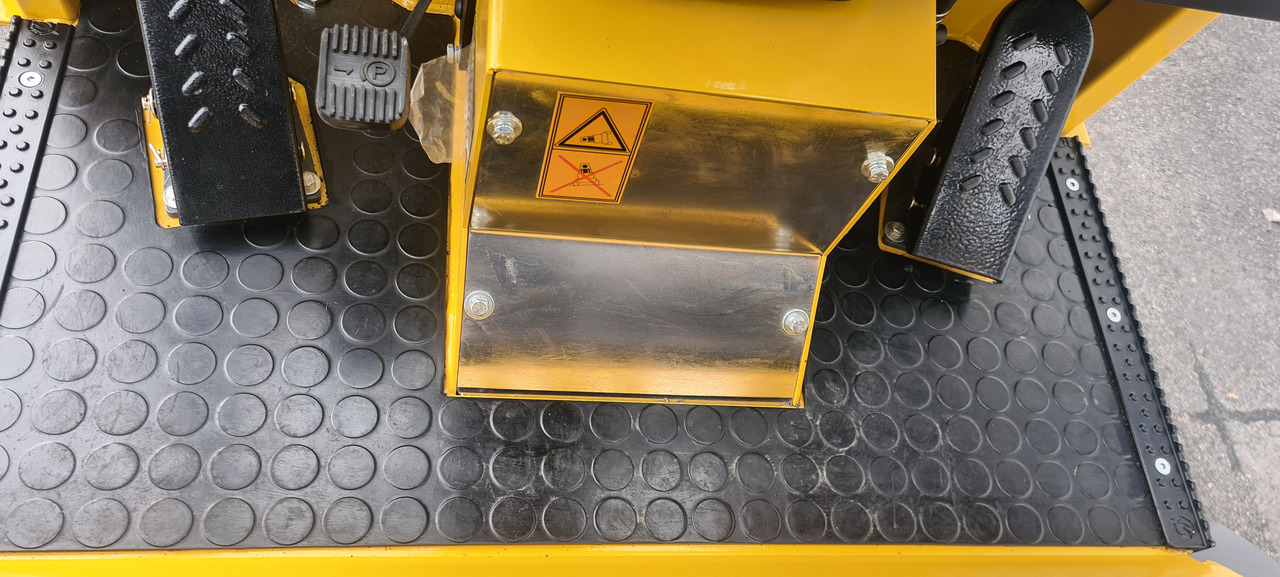 New Compact loader Eurotrac W11 Radlader Hoflader: picture 12 New Compact loader Eurotrac W11 Radlader Hoflader: picture 12