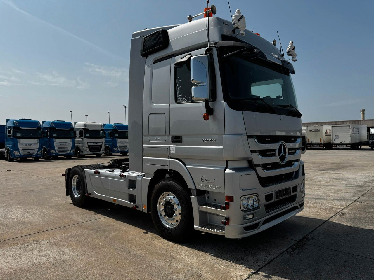 Mercedes-Benz ACTROS 1846 * AUTOMATIK * TOP * NEUE REIFEN - Tractor unit: picture 5 Mercedes-Benz ACTROS 1846 * AUTOMATIK * TOP * NEUE REIFEN - Tractor unit: picture 5