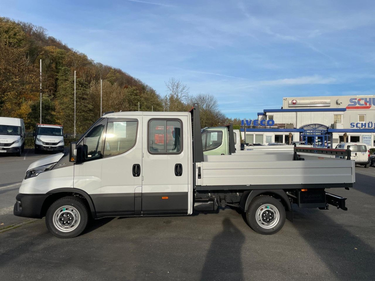Iveco Daily 35S16D - Flatbed van: picture 3 Iveco Daily 35S16D - Flatbed van: picture 3