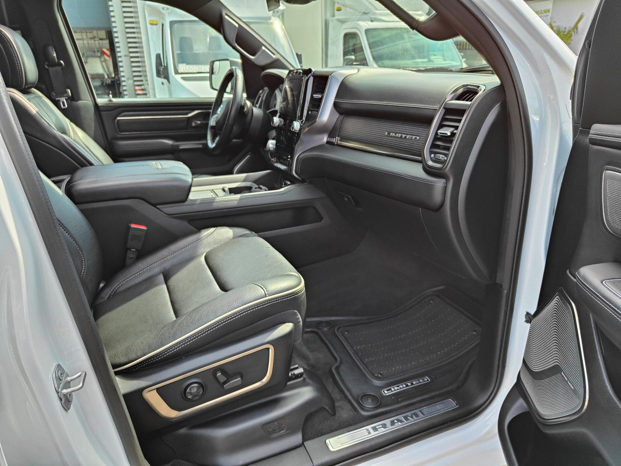 SUV Dodge RAM HEMI Limited 5.7 PRINS LPG Luftfederung: picture 9