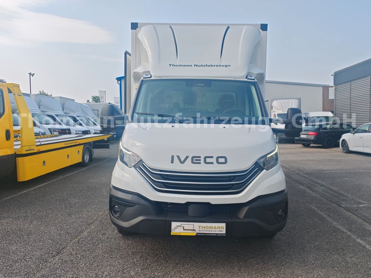Iveco Daily 35S18 Koffer + LBW Navi/ACC Tempomat - Box van: picture 2 Iveco Daily 35S18 Koffer + LBW Navi/ACC Tempomat - Box van: picture 2