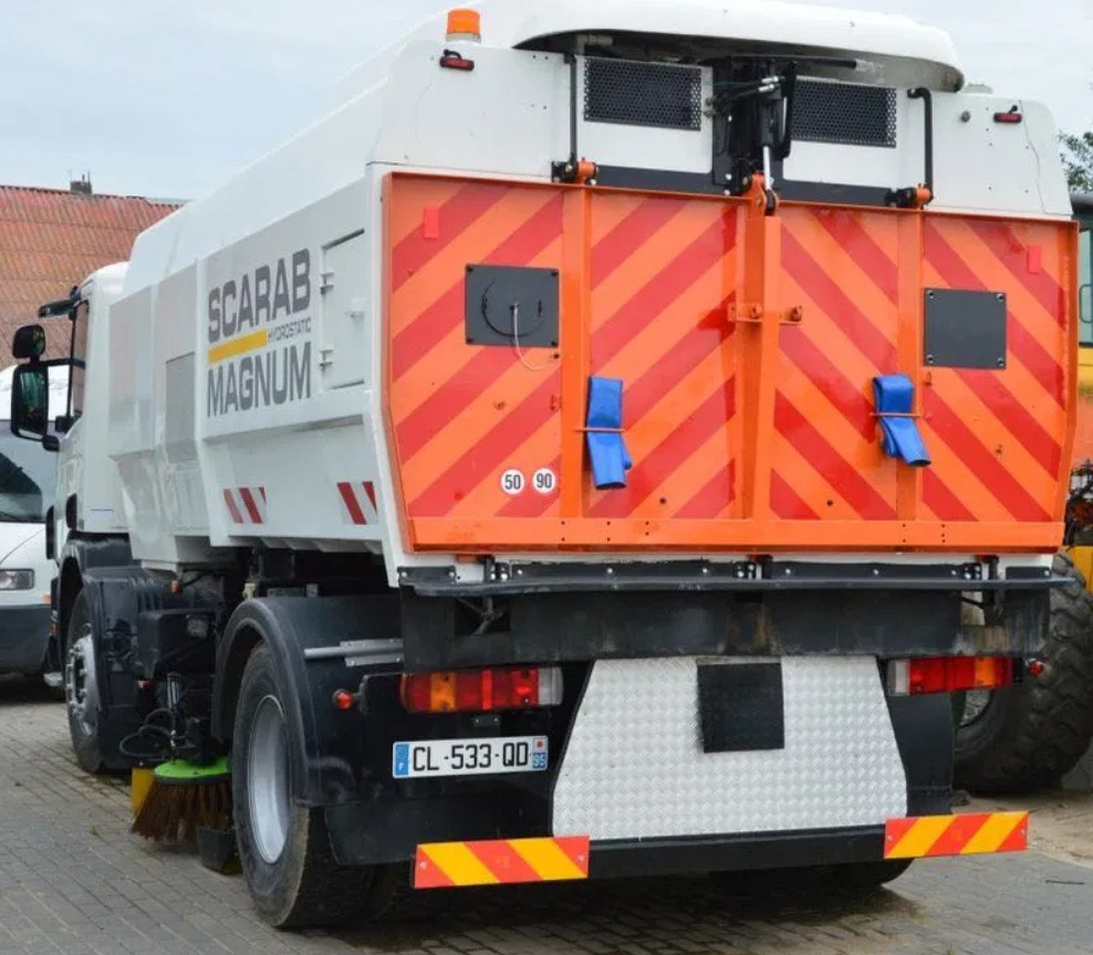 SCANIA 220 Scarab Magnum - Road sweeper: picture 5 SCANIA 220 Scarab Magnum - Road sweeper: picture 5