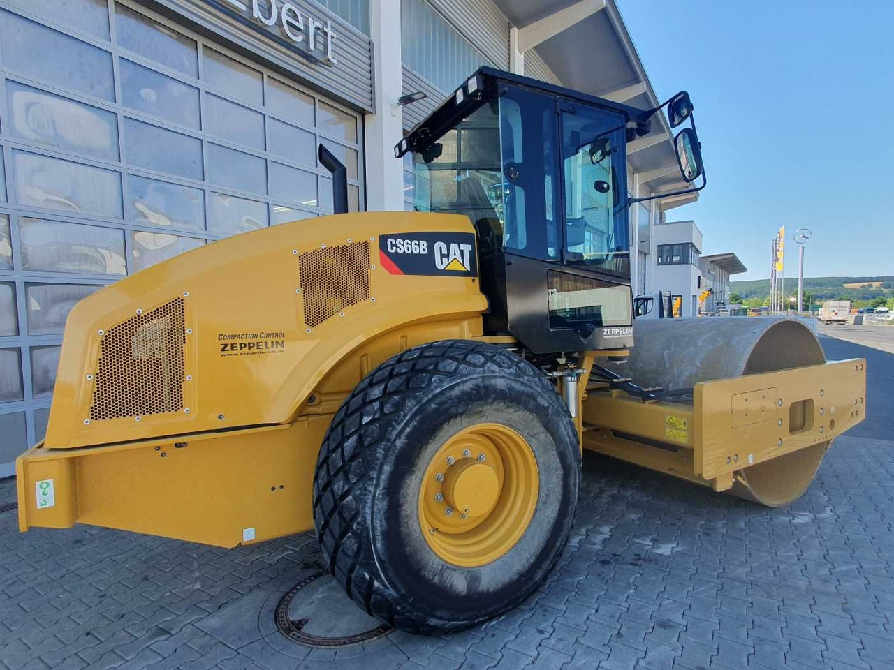 CAT CS66B Walzenzug / 2017 / nur 630h! / Klima - Compactor: picture 2 CAT CS66B Walzenzug / 2017 / nur 630h! / Klima - Compactor: picture 2