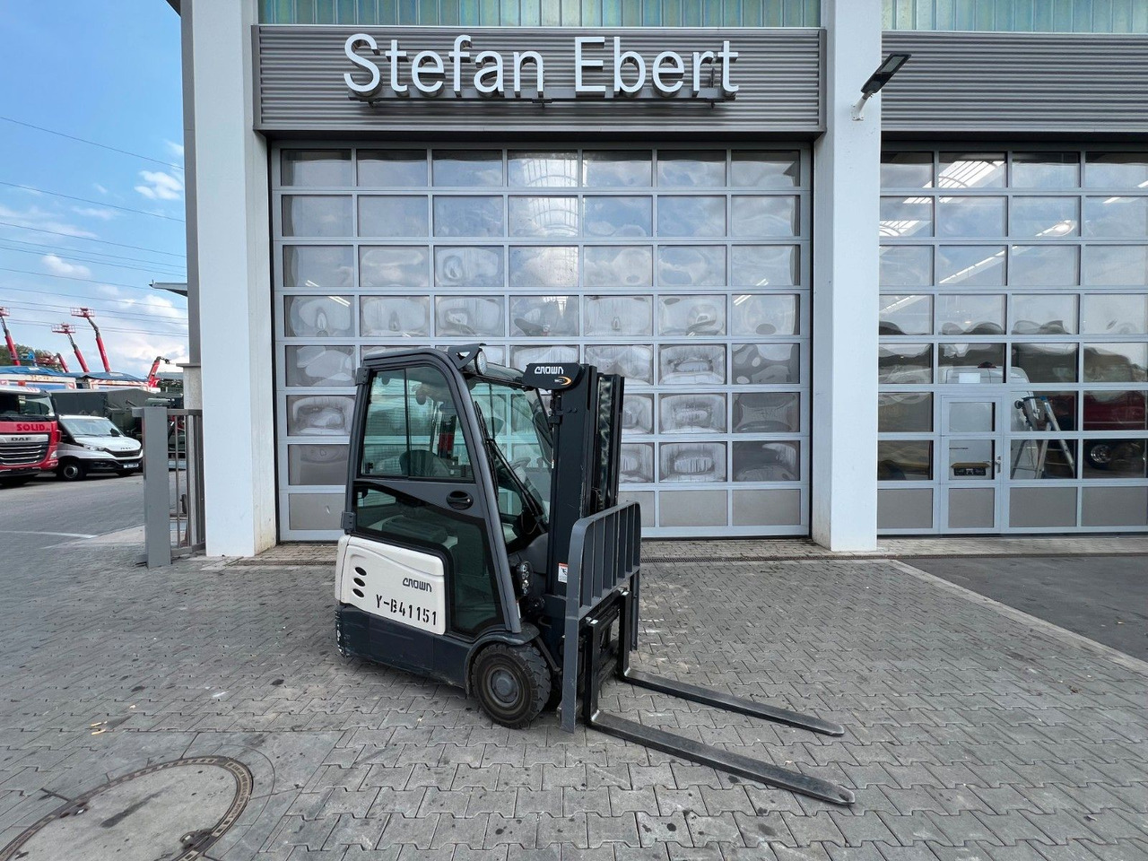 Crown SCT6020-1.3 / Triplex 4,3m / 1.227h / 2017 - Electric forklift: picture 1 Crown SCT6020-1.3 / Triplex 4,3m / 1.227h / 2017 - Electric forklift: picture 1