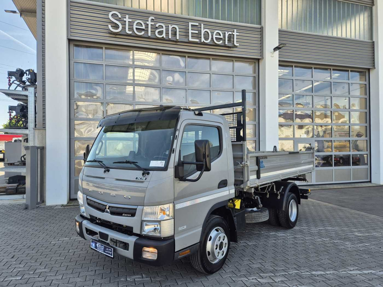 FUSO Canter 7C18 4x2 Meiller-Kipper Klima AHK - Tipper van: picture 2 FUSO Canter 7C18 4x2 Meiller-Kipper Klima AHK - Tipper van: picture 2