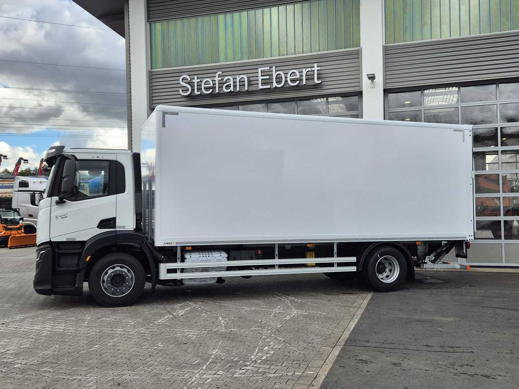 Iveco AD190S40/P 4x2 Ladebordwand 2.000kg Navi ACC - Box truck: picture 5 Iveco AD190S40/P 4x2 Ladebordwand 2.000kg Navi ACC - Box truck: picture 5