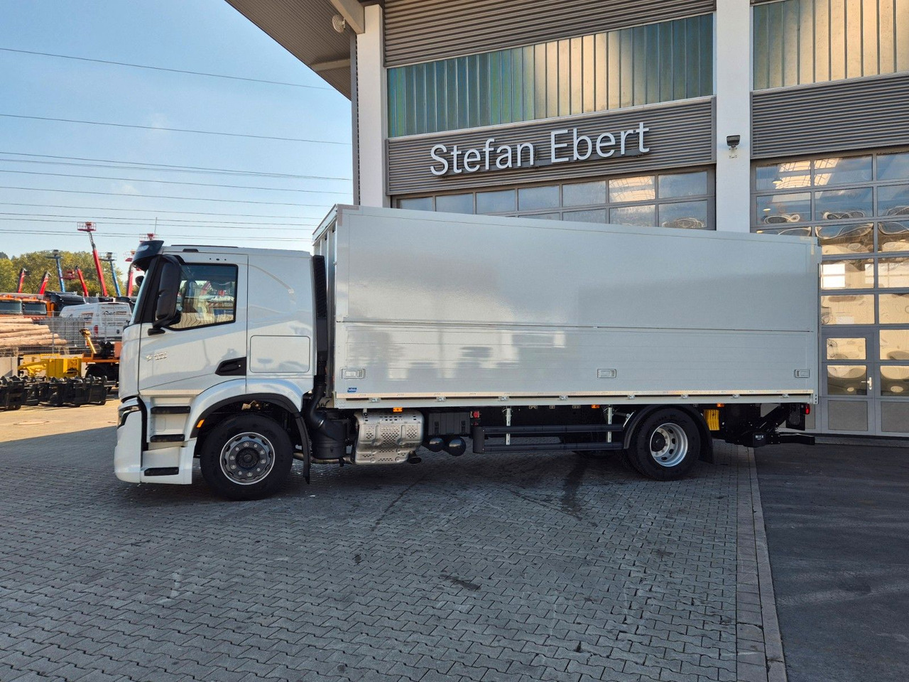 Iveco AT190S40/FP Böse Schwenkwand LBW AHK - Box truck: picture 5 Iveco AT190S40/FP Böse Schwenkwand LBW AHK - Box truck: picture 5