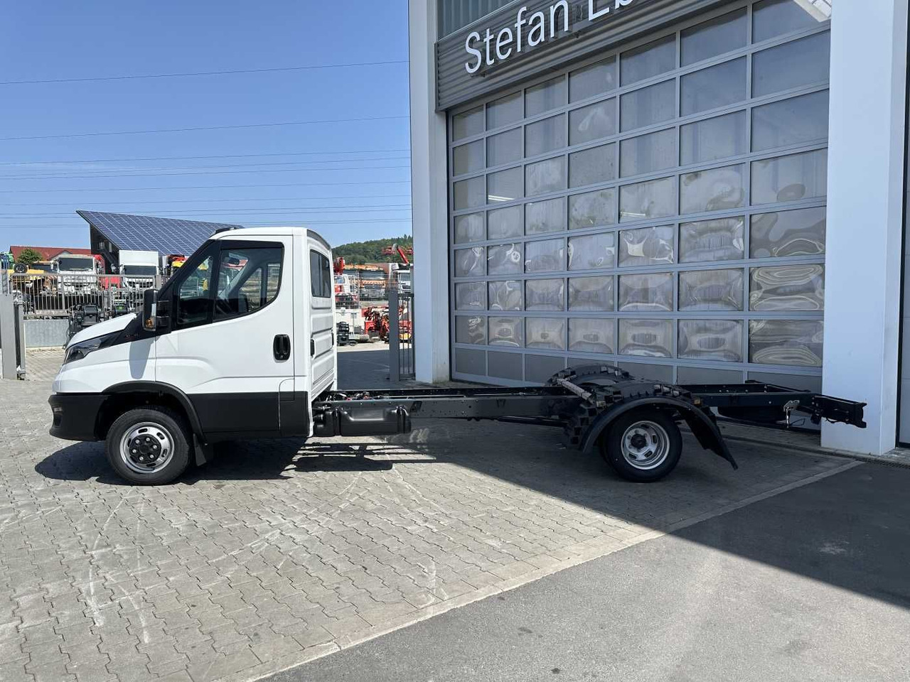 Iveco Daily 50C18 H 3.0L *R4.350mm*Klima* - Cab chassis truck: picture 2 Iveco Daily 50C18 H 3.0L *R4.350mm*Klima* - Cab chassis truck: picture 2