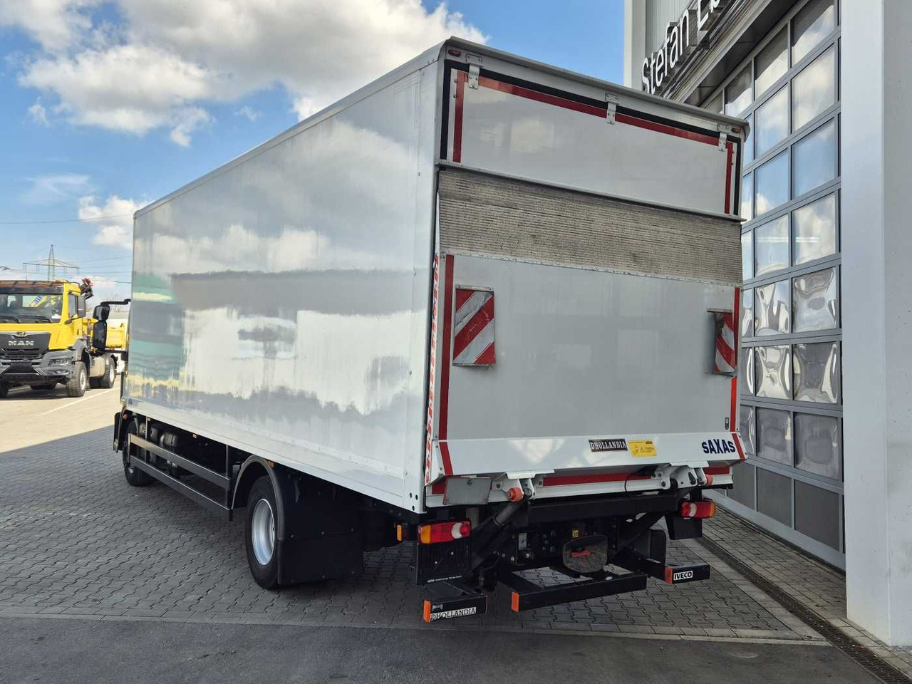 Iveco Eurocargo ML140E28/P 4x2 *LBW*AHK*Klima / 3x - Box truck: picture 5 Iveco Eurocargo ML140E28/P 4x2 *LBW*AHK*Klima / 3x - Box truck: picture 5