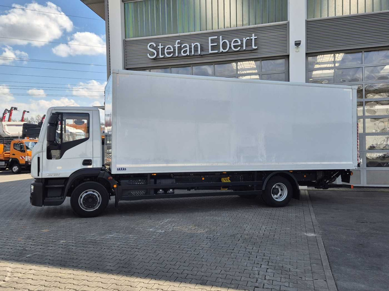 Iveco Eurocargo ML140E28/P 4x2 *LBW*AHK*Klima / 3x - Box truck: picture 3 Iveco Eurocargo ML140E28/P 4x2 *LBW*AHK*Klima / 3x - Box truck: picture 3