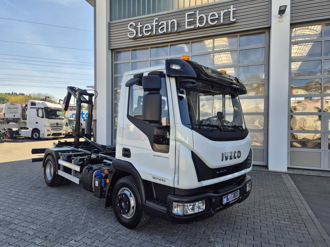Iveco Eurocargo ML80E21K 4x2 Hyva 05-32-K-DIN-BF 2xAHK - Hook lift truck: picture 1 Iveco Eurocargo ML80E21K 4x2 Hyva 05-32-K-DIN-BF 2xAHK - Hook lift truck: picture 1