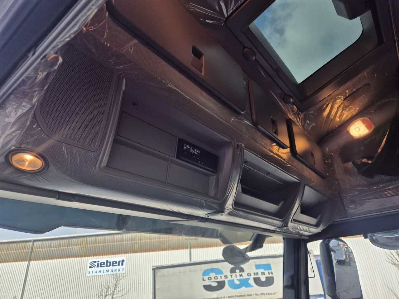 Box truck Iveco S Way AT190S40/P LBW Tür AHK Navi Bett: picture 14 Box truck Iveco S Way AT190S40/P LBW Tür AHK Navi Bett: picture 14