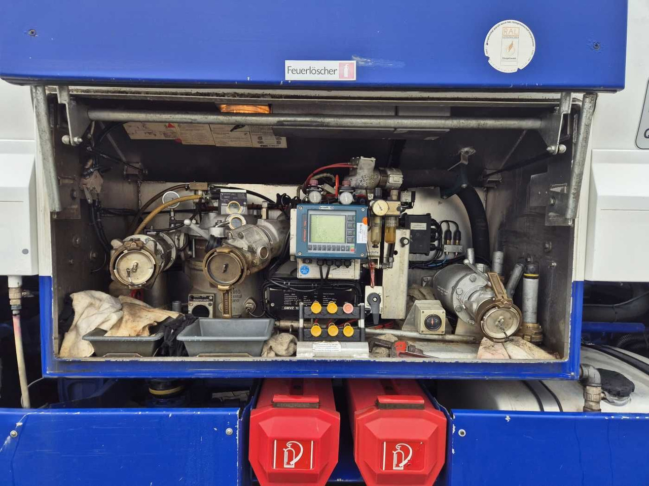 Leasing of Iveco Stralis AD190S42/P 14.000L Lindner&Fischer Iveco Stralis AD190S42/P 14.000L Lindner&Fischer: picture 11 Leasing of Iveco Stralis AD190S42/P 14.000L Lindner&Fischer Iveco Stralis AD190S42/P 14.000L Lindner&Fischer: picture 11