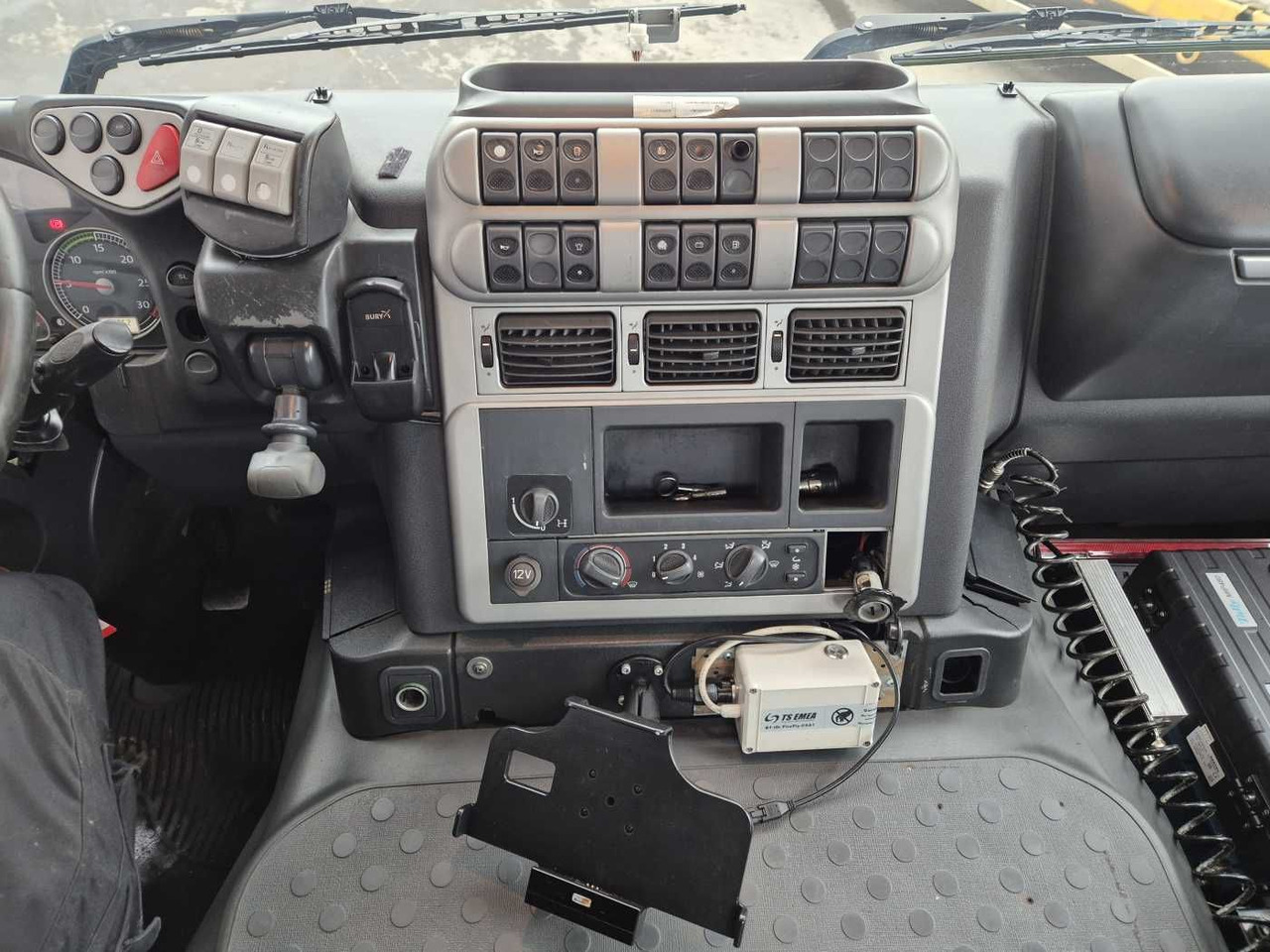 Leasing of Iveco Stralis AD190S42/P 14.000L Lindner&Fischer Iveco Stralis AD190S42/P 14.000L Lindner&Fischer: picture 14 Leasing of Iveco Stralis AD190S42/P 14.000L Lindner&Fischer Iveco Stralis AD190S42/P 14.000L Lindner&Fischer: picture 14