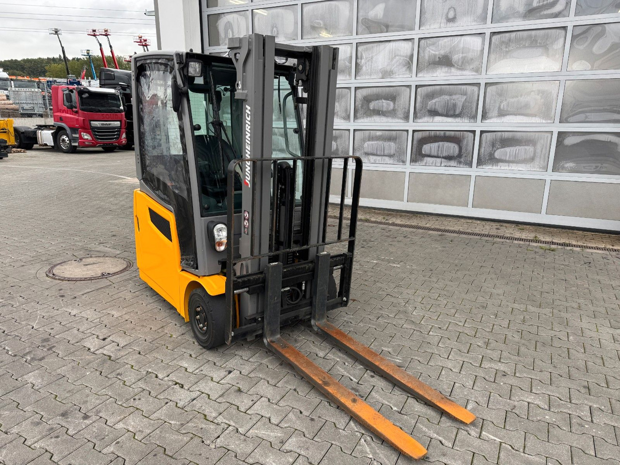 Jungheinrich EFG 215 / Triplex: 4.25m! / SS / nur 2.819h! - Electric forklift: picture 3 Jungheinrich EFG 215 / Triplex: 4.25m! / SS / nur 2.819h! - Electric forklift: picture 3