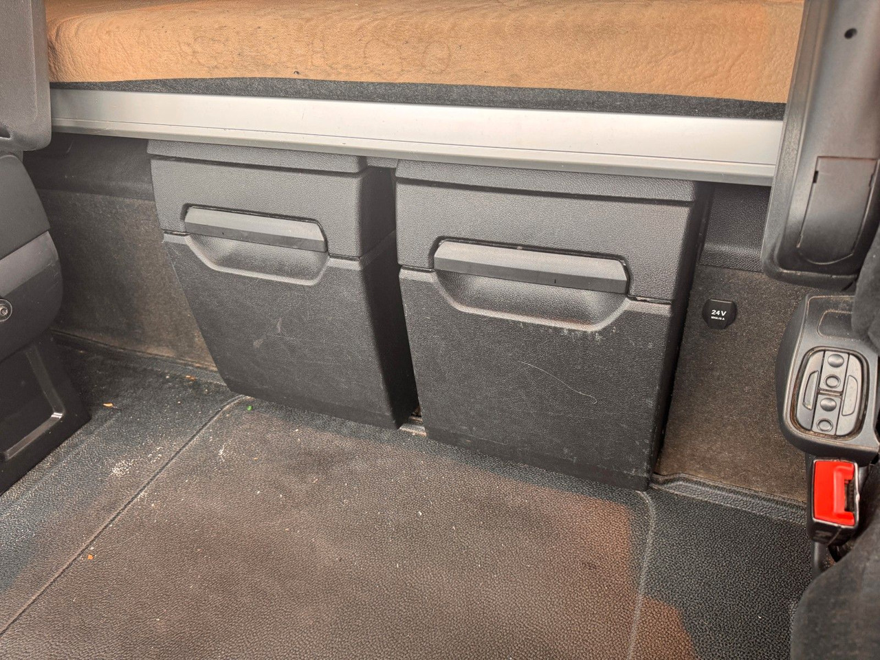 Curtainsider truck Mercedes-Benz Actros 2542 LnR 6x2 Retarder Standklima: picture 20