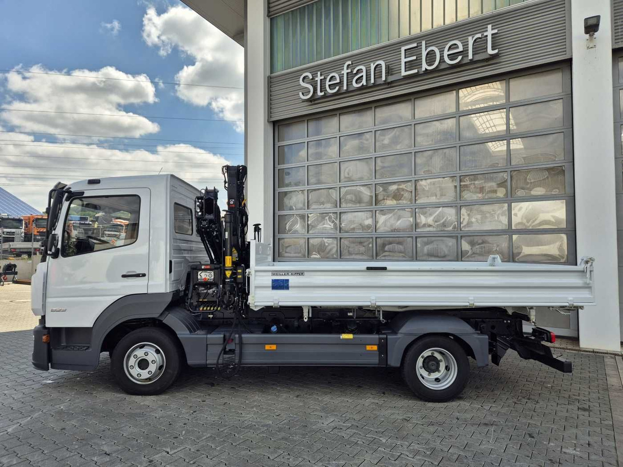 Mercedes-Benz Atego 823 KK Kipper+Kran+Funk+Greifersteuerung - Tipper van: picture 4 Mercedes-Benz Atego 823 KK Kipper+Kran+Funk+Greifersteuerung - Tipper van: picture 4