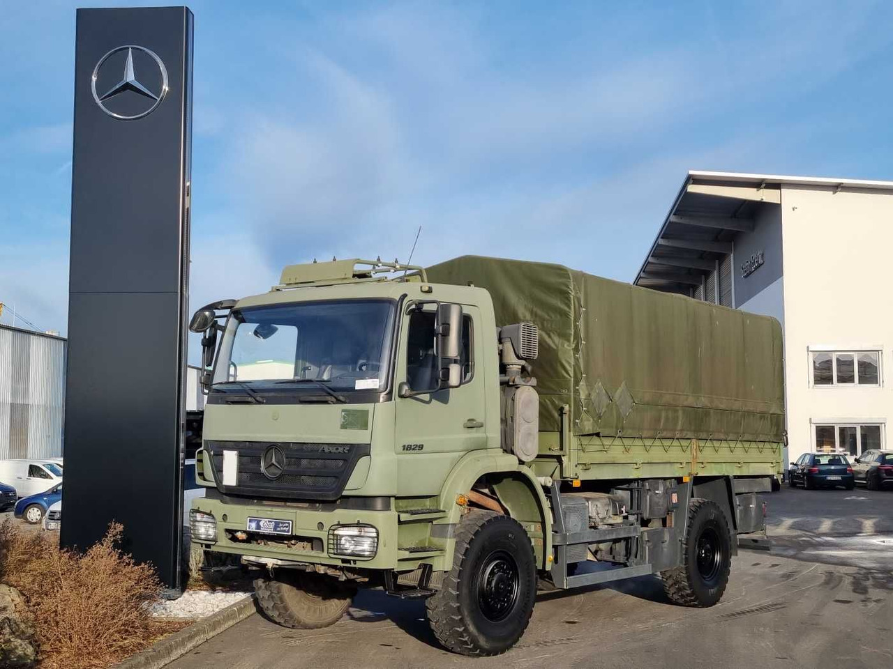 Mercedes-Benz Axor 1829 A 4x4 Pritsche/Plane 10 Stück - Curtainsider truck: picture 1 Mercedes-Benz Axor 1829 A 4x4 Pritsche/Plane 10 Stück - Curtainsider truck: picture 1