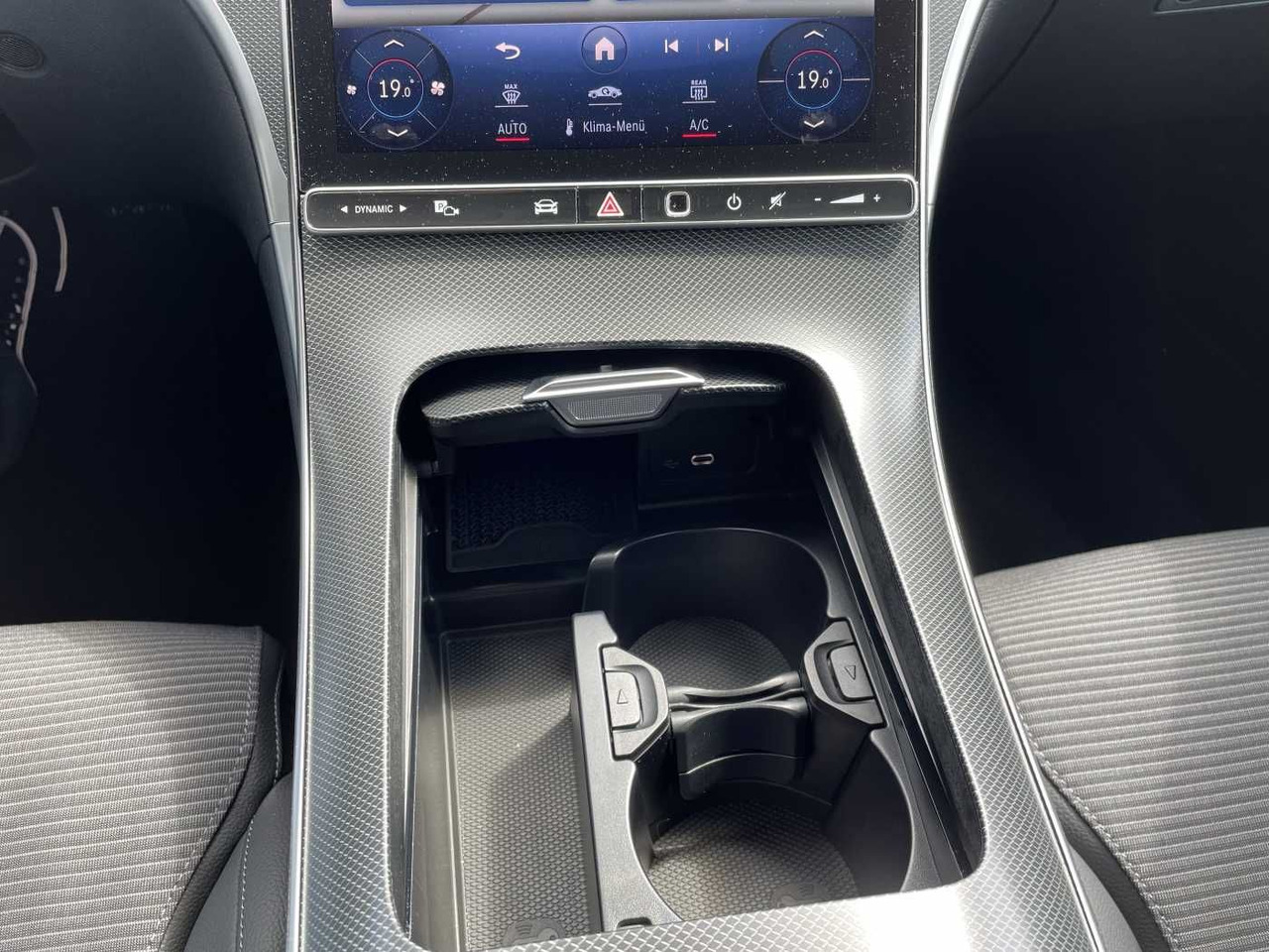 Sedan Mercedes-Benz C 180 9G Avantgarde Memory+Distr+ 360°+Keyless+L: picture 15 Sedan Mercedes-Benz C 180 9G Avantgarde Memory+Distr+ 360°+Keyless+L: picture 15