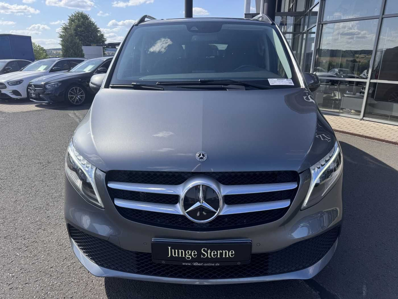 Mercedes-Benz V 220 d EDITION Liege-Paket AHK2,5 LED DAB MBUX - Car: picture 2 Mercedes-Benz V 220 d EDITION Liege-Paket AHK2,5 LED DAB MBUX - Car: picture 2
