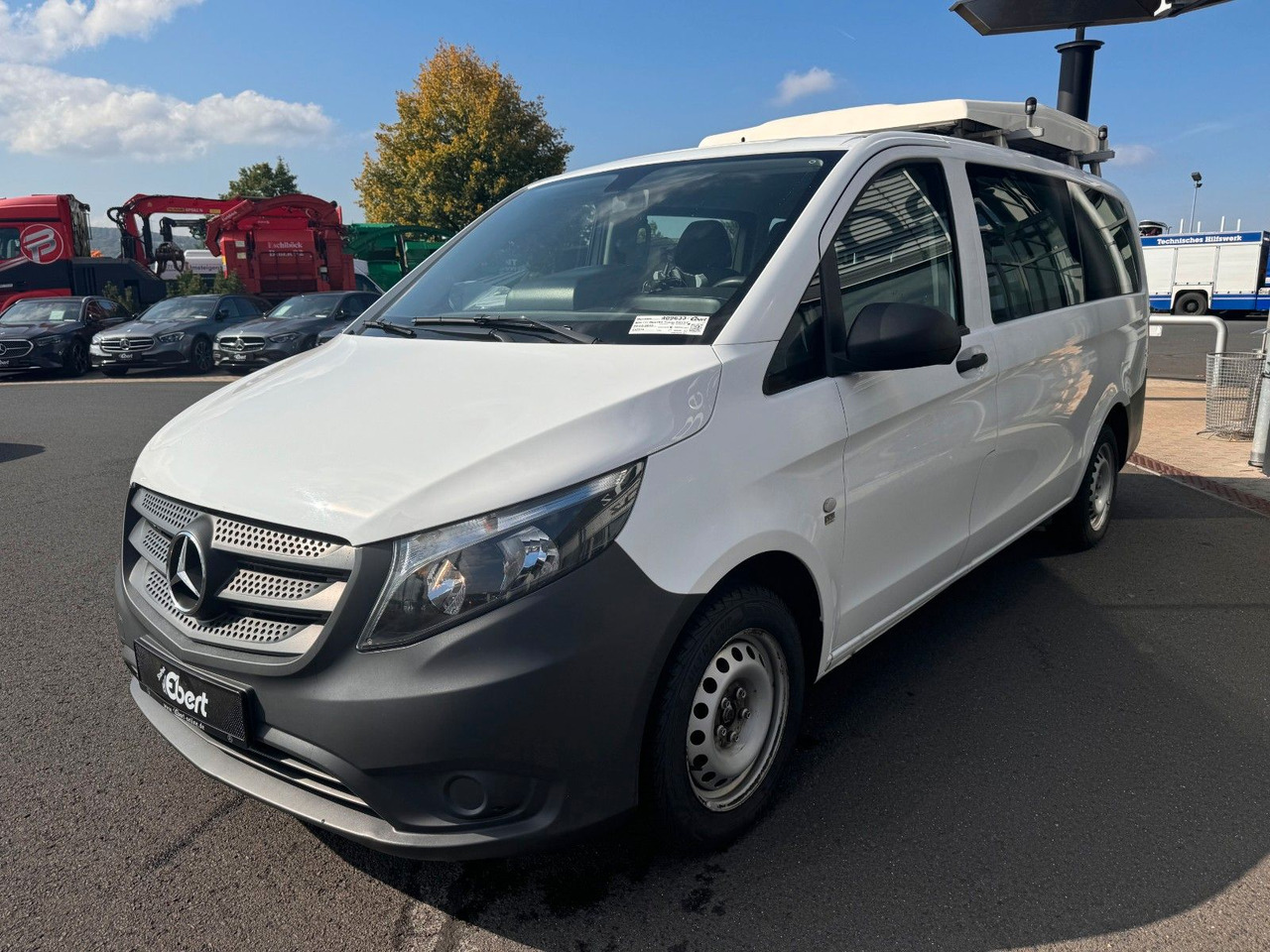 Mercedes-Benz Vito 111 CDI Tourer Begleitfahrzeug BF3+ / WVZ - Passenger van: picture 3 Mercedes-Benz Vito 111 CDI Tourer Begleitfahrzeug BF3+ / WVZ - Passenger van: picture 3