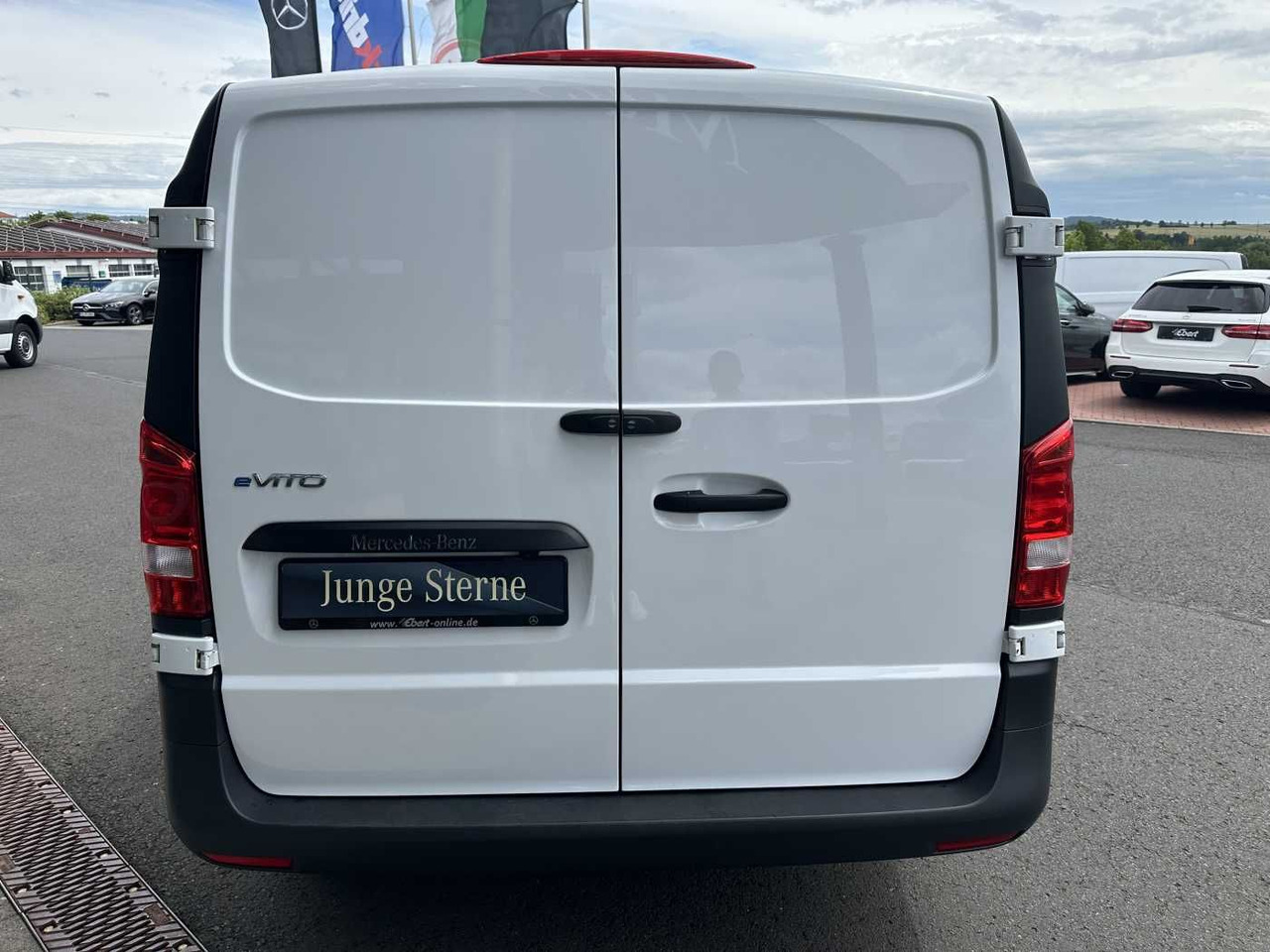 Mercedes-Benz eVito 112 Klima Kamera Navi SHZ Tempomat - Small van, Electric van: picture 5 Mercedes-Benz eVito 112 Klima Kamera Navi SHZ Tempomat - Small van, Electric van: picture 5