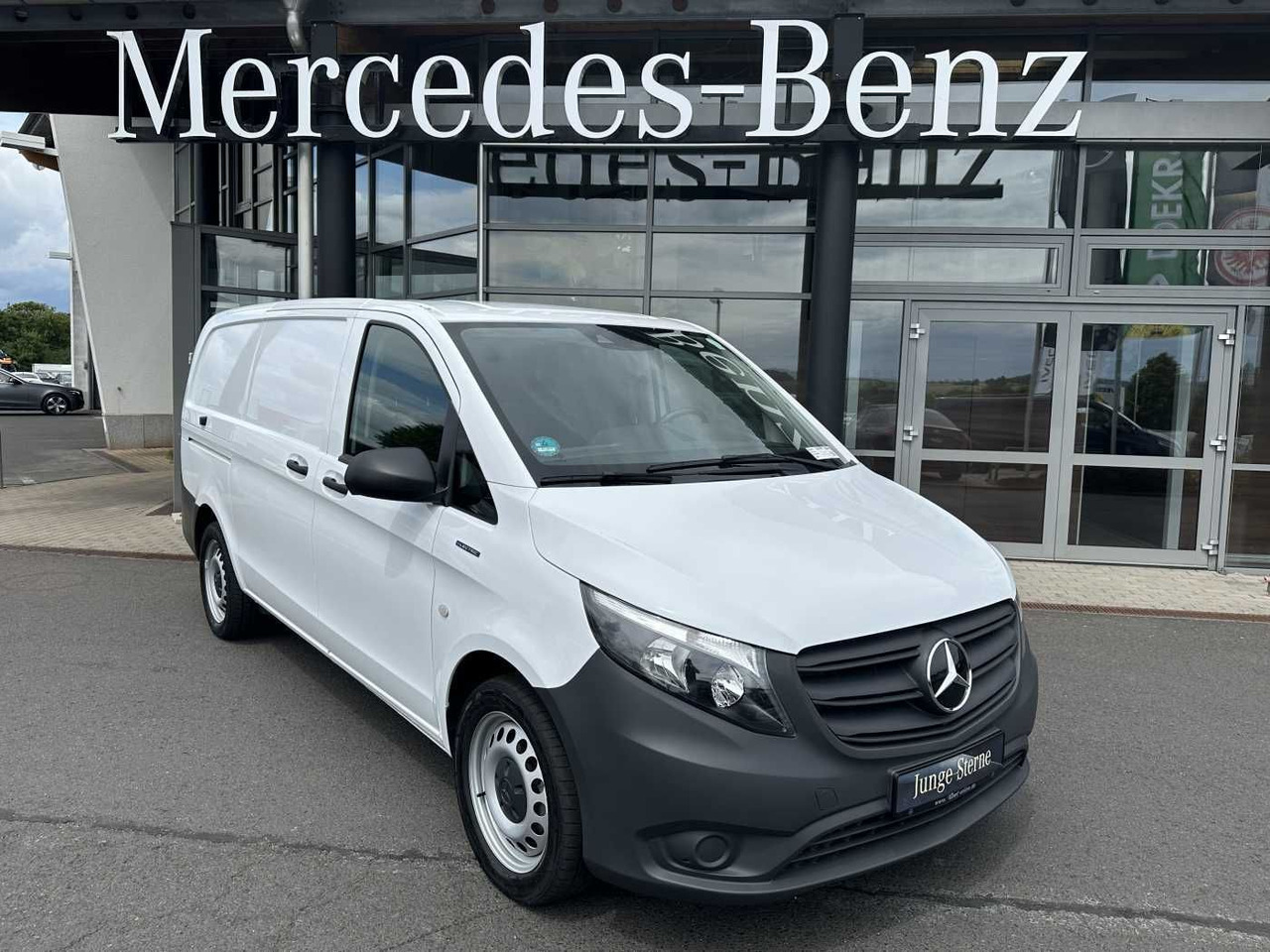 Mercedes-Benz eVito 112 Klima Kamera Navi SHZ Tempomat - Small van, Electric van: picture 1 Mercedes-Benz eVito 112 Klima Kamera Navi SHZ Tempomat - Small van, Electric van: picture 1