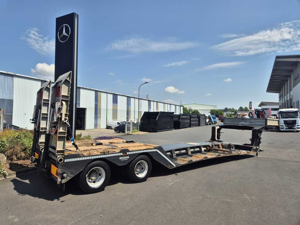 Ressenig SATL2-400 teleskop.-Maschinentieflader - Low loader semi-trailer: picture 1 Ressenig SATL2-400 teleskop.-Maschinentieflader - Low loader semi-trailer: picture 1