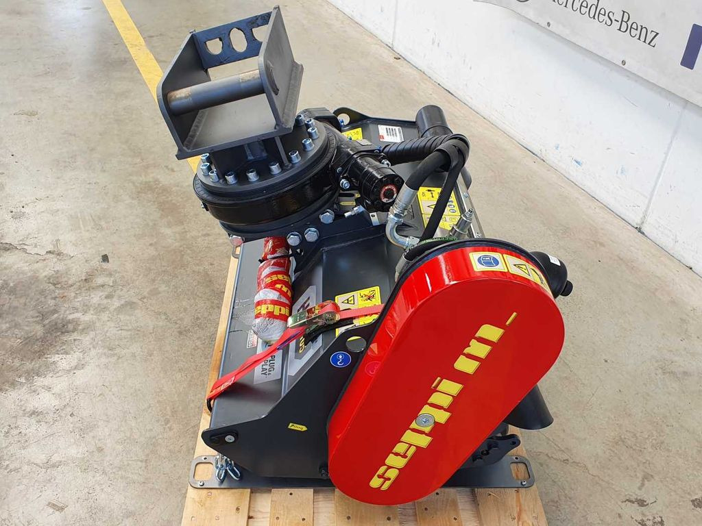 Seppi M. H3 105 /2-5to Mulcher Drehkranz lagernd Seppi M. H3 105 /2-5to Mulcher Drehkranz lagernd - Forestry mulcher: picture 3 Seppi M. H3 105 /2-5to Mulcher Drehkranz lagernd Seppi M. H3 105 /2-5to Mulcher Drehkranz lagernd - Forestry mulcher: picture 3