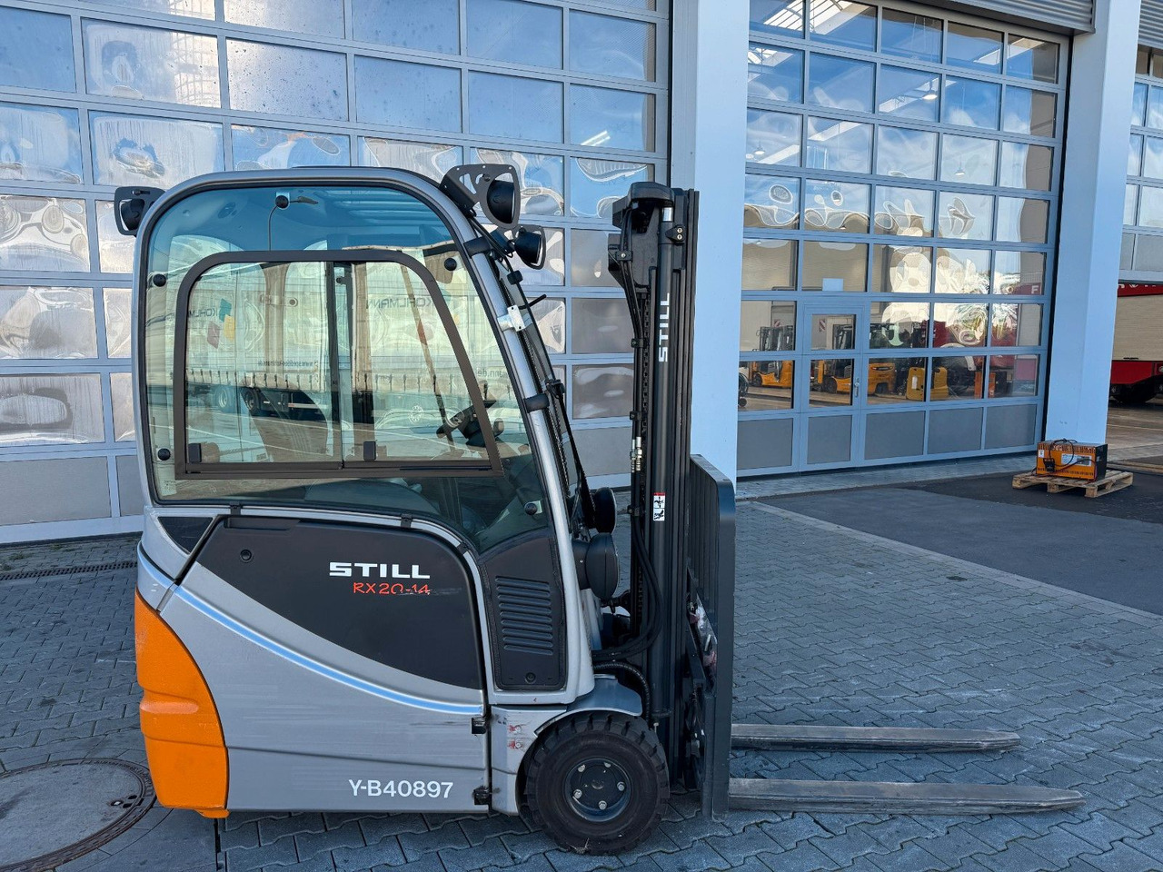 Still RX20-14 / Triplex: 4.30m! / 354h / SS / 23/2022 - Electric forklift: picture 2 Still RX20-14 / Triplex: 4.30m! / 354h / SS / 23/2022 - Electric forklift: picture 2