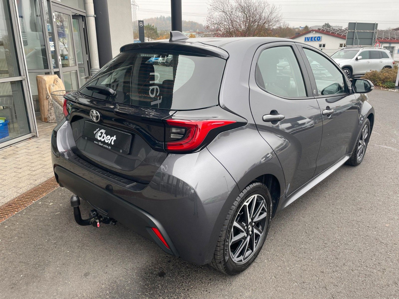 Toyota Yaris 1.5 VVT-iE Aut. Team D AHK+R-Kamera+SHZ - Car: picture 5 Toyota Yaris 1.5 VVT-iE Aut. Team D AHK+R-Kamera+SHZ - Car: picture 5