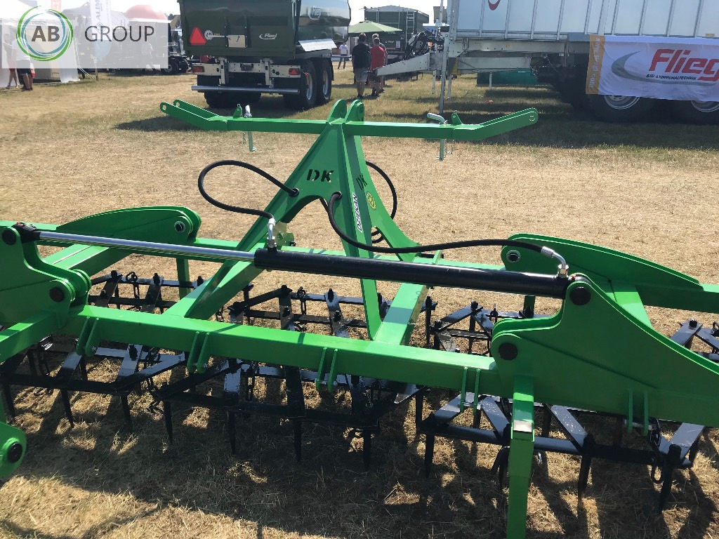 Dziekan hydraulic folding meadow harrow WUKA 5m 5C20H - Chain harrow: picture 5 Dziekan hydraulic folding meadow harrow WUKA 5m 5C20H - Chain harrow: picture 5