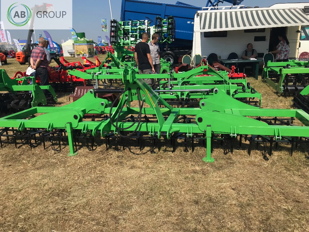 Dziekan hydraulic folding meadow harrow WUKA 5m 5C20H - Chain harrow: picture 3 Dziekan hydraulic folding meadow harrow WUKA 5m 5C20H - Chain harrow: picture 3