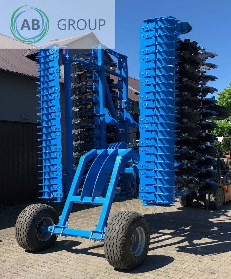 Hydraulically foldable disc harrow with a 5 m BTH trolley - Disc harrow: picture 3 Hydraulically foldable disc harrow with a 5 m BTH trolley - Disc harrow: picture 3