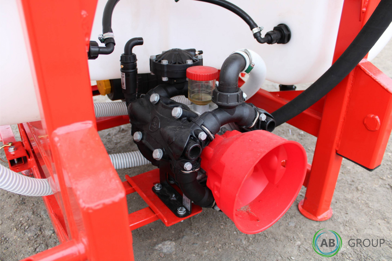 Lisicki PO35/4 1000l sprayer - Tractor mounted sprayer: picture 3 Lisicki PO35/4 1000l sprayer - Tractor mounted sprayer: picture 3