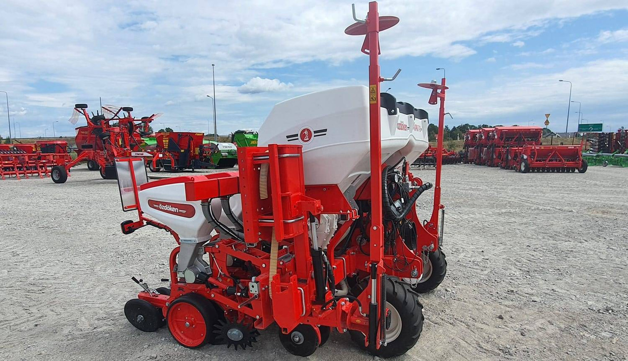 Ozdoken pneumatic precision seeder model VPKT-DG6 - on stock - Precision sowing machine: picture 4 Ozdoken pneumatic precision seeder model VPKT-DG6 - on stock - Precision sowing machine: picture 4