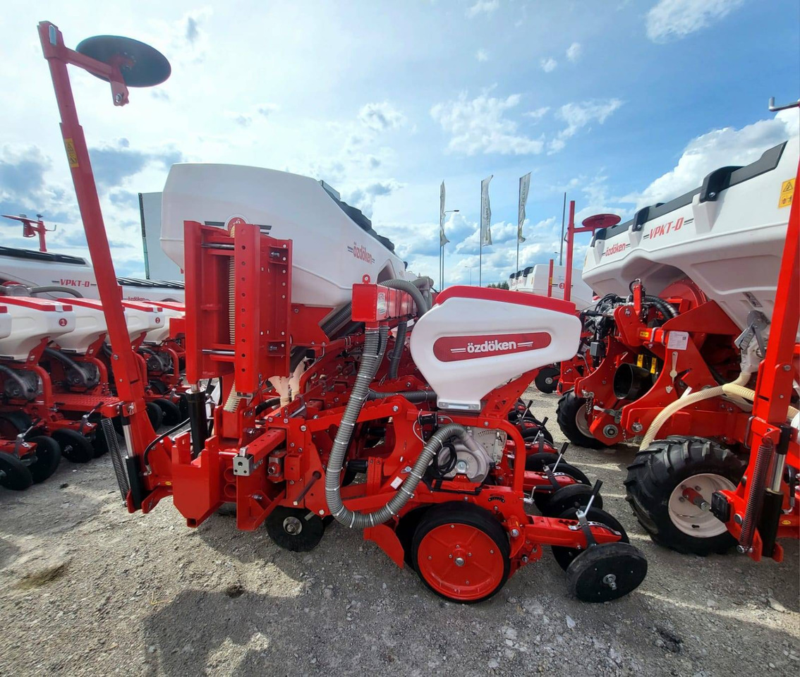 Ozdoken six-row pneumatic precision seeder, VPKT-DG6, PVC fertiliser tank - on stock - Precision sowing machine: picture 3 Ozdoken six-row pneumatic precision seeder, VPKT-DG6, PVC fertiliser tank - on stock - Precision sowing machine: picture 3