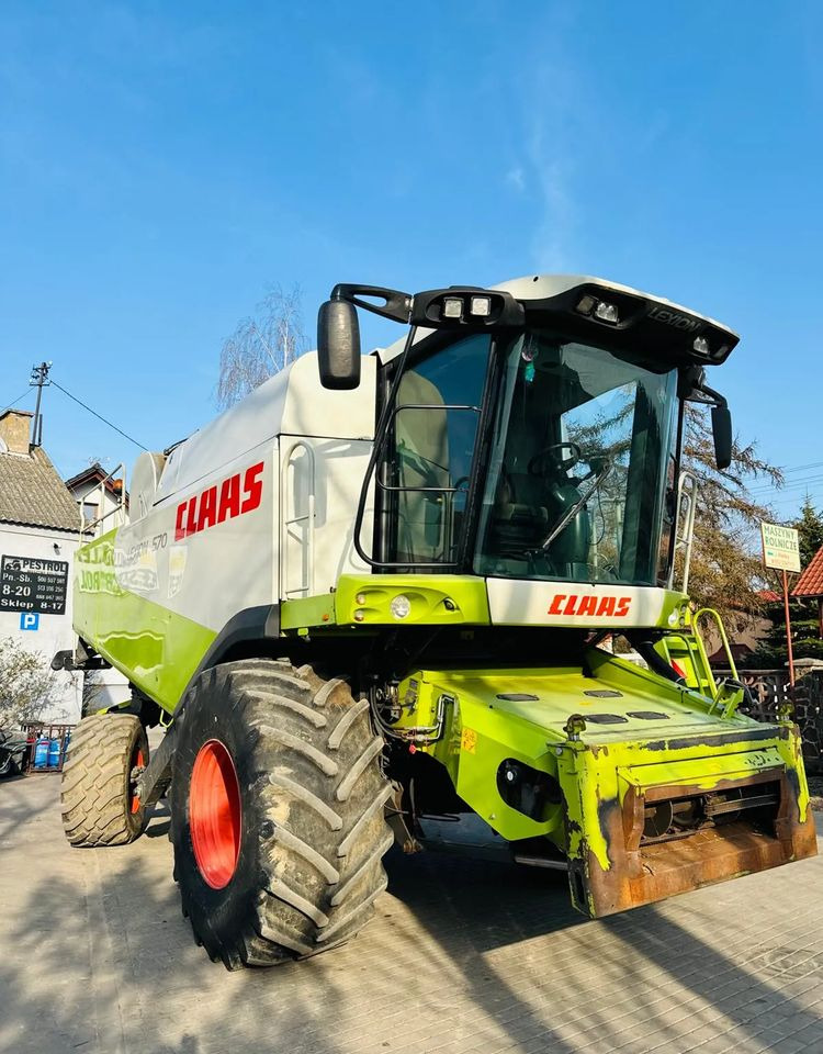 Combine harvester Claas Lexion 570: picture 16