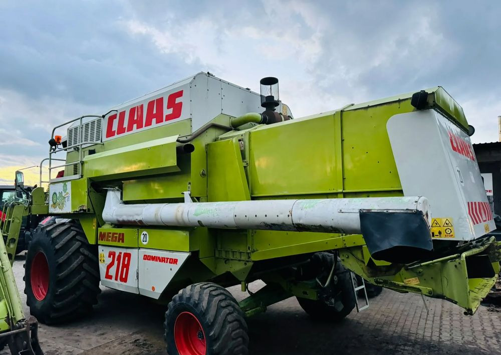 Claas MEGA 218 - Combine harvester: picture 3 Claas MEGA 218 - Combine harvester: picture 3