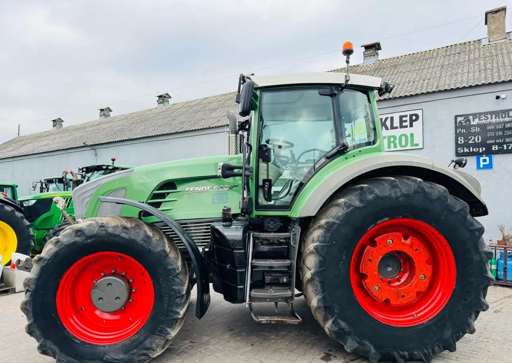 Fendt 933 Vario - Farm tractor: picture 3 Fendt 933 Vario - Farm tractor: picture 3